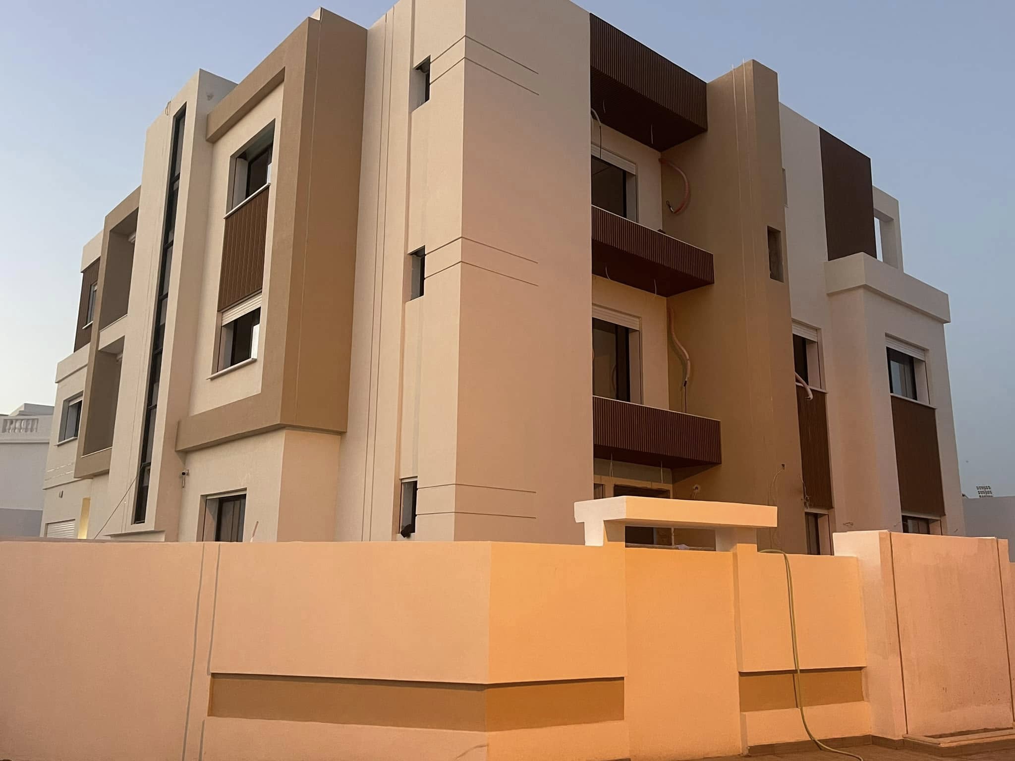 Façade d'immeuble rénovée par Adamas Travaux