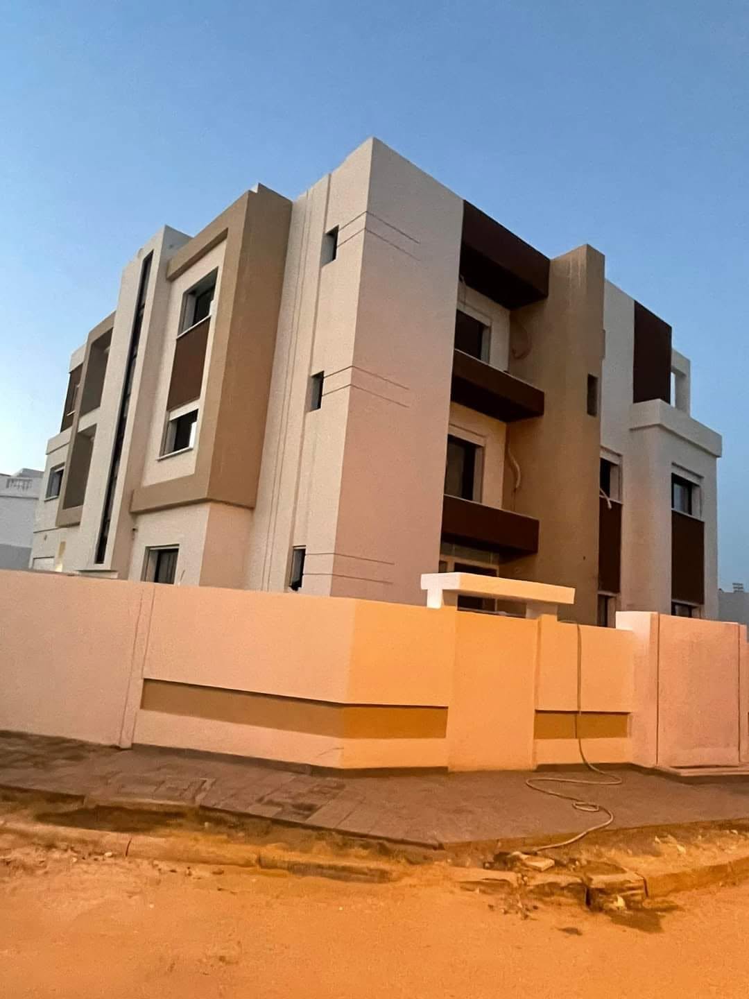 Façade en fin de journée, réalisation Adamas Travaux